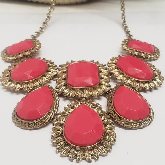 Amazing Golden Leaf Wrapped Pink Acrylic Crystal Statement Necklace - Picture 4 of 10